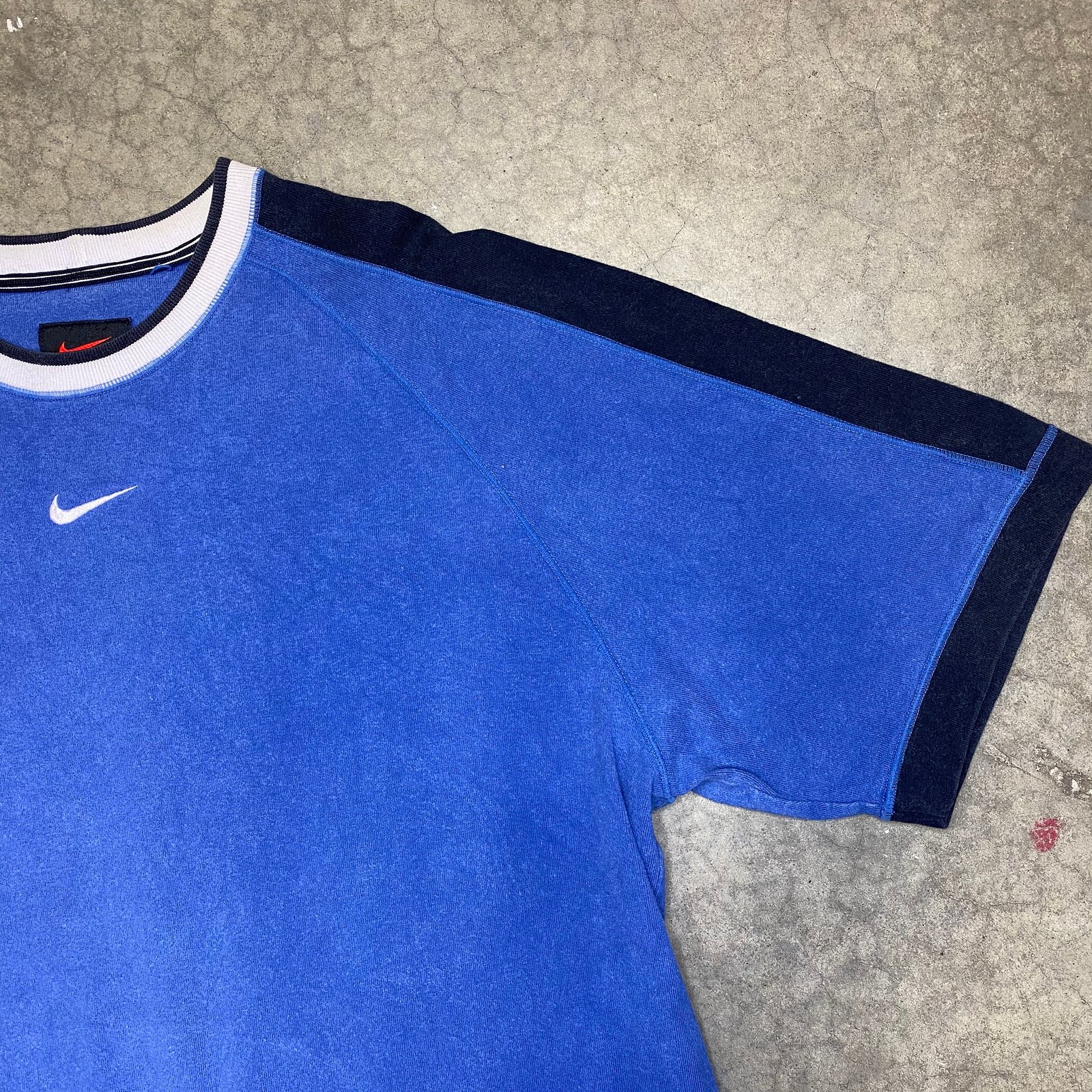 nike centre swoosh