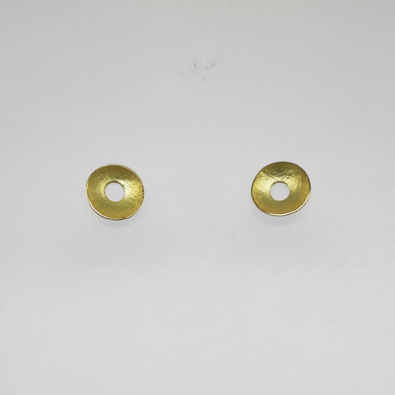 Image of seedpod single small earrings