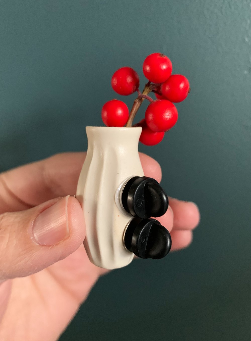 Image of Mini flower vase pins 