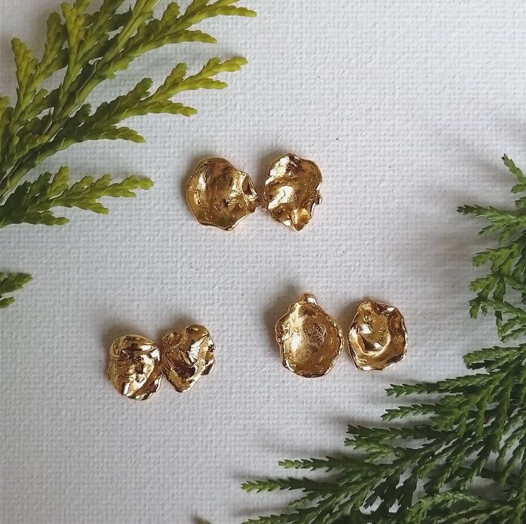 Water Cast Studs Large