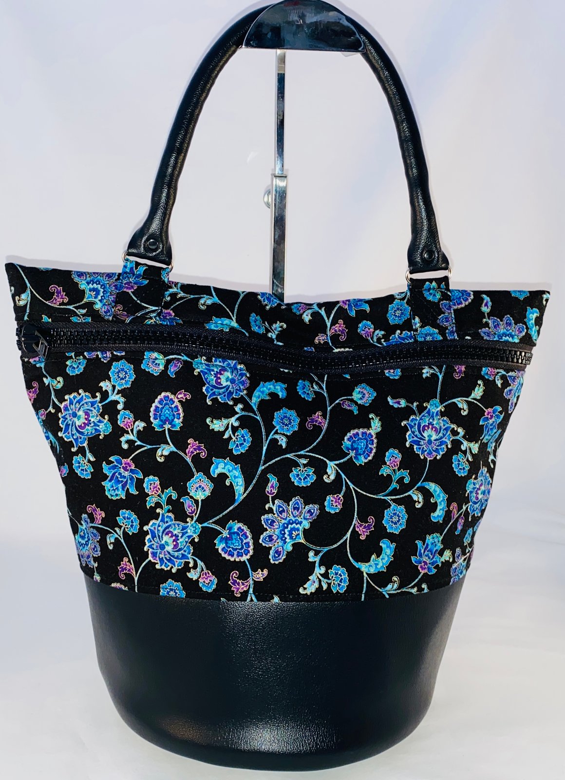 Medium Yarn Bowl Bag - Traveling Project Bag: outlet Blue Flowers & Vines on Black