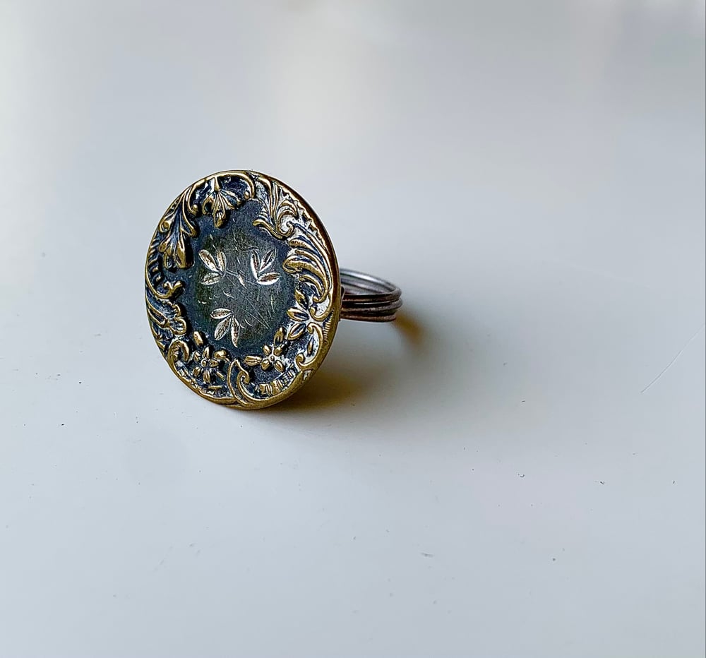 Image of "Etched Wreath" Statement Ring
