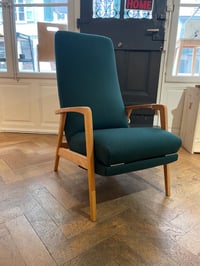 Image 1 of Lounge Chair vert