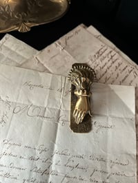 Image 4 of Magnifique petite pince à courrier en laiton ouvragée, époque victorienne, 1850-1890.