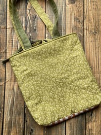 Image 3 of ducks <3 quilted star bag