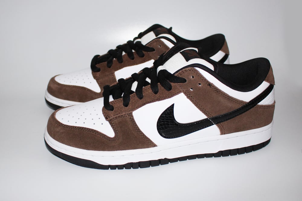 Image of Nike SB Dunk Low White Black Trail End Brown 2007