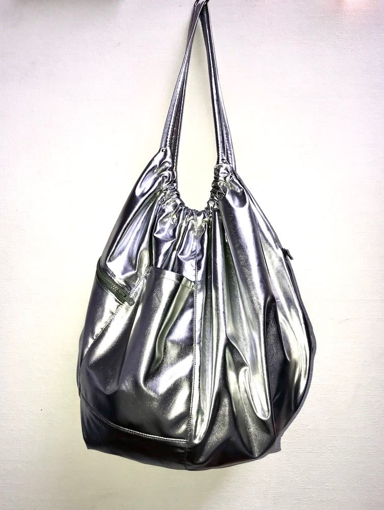Image of BAG faux leather metallic (silver)