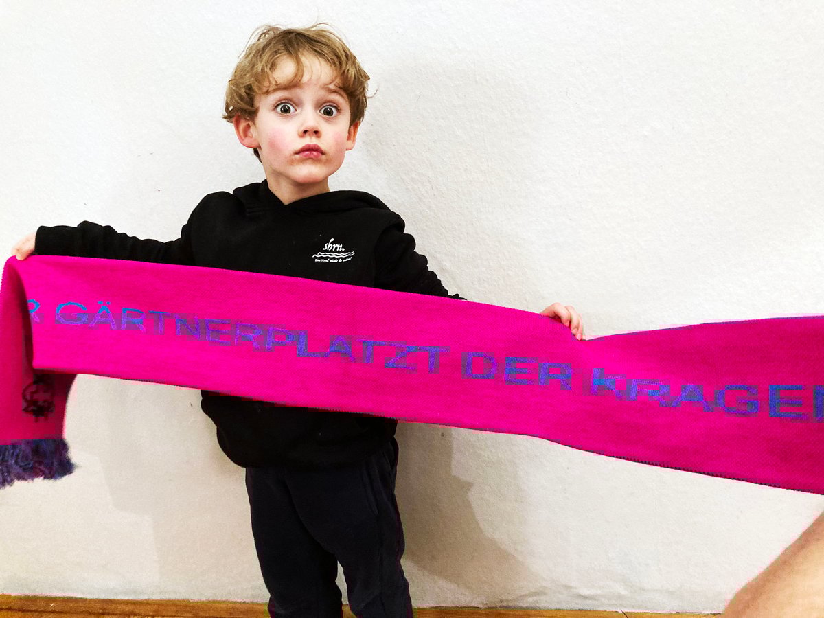 Image of "Mir gärtnerplatzt der Kragen" 14 Schal