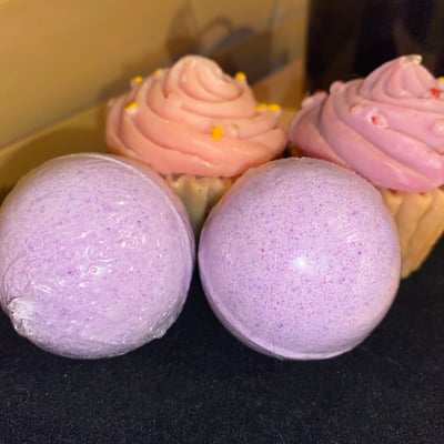 Image of Lavender Bath Bomb Set