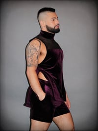 Image 3 of THE AUBERGINE TURTLENECK HINT MUSCLE SHIRT