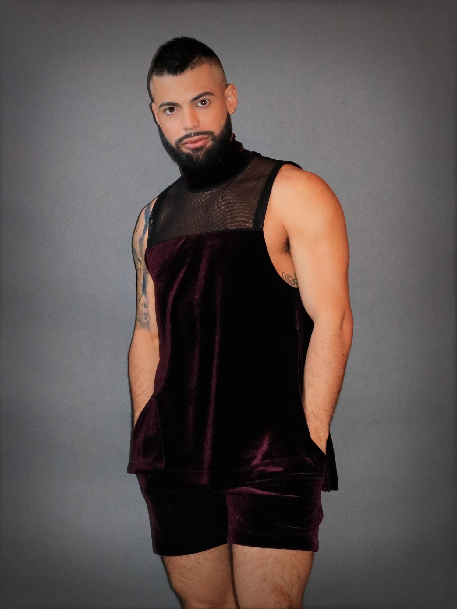 Image of THE AUBERGINE TURTLENECK HINT MUSCLE SHIRT