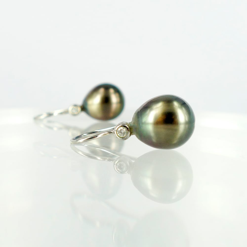 Image of 18ct white gold Tahitian Pearl & Diamond drop earrings. E1