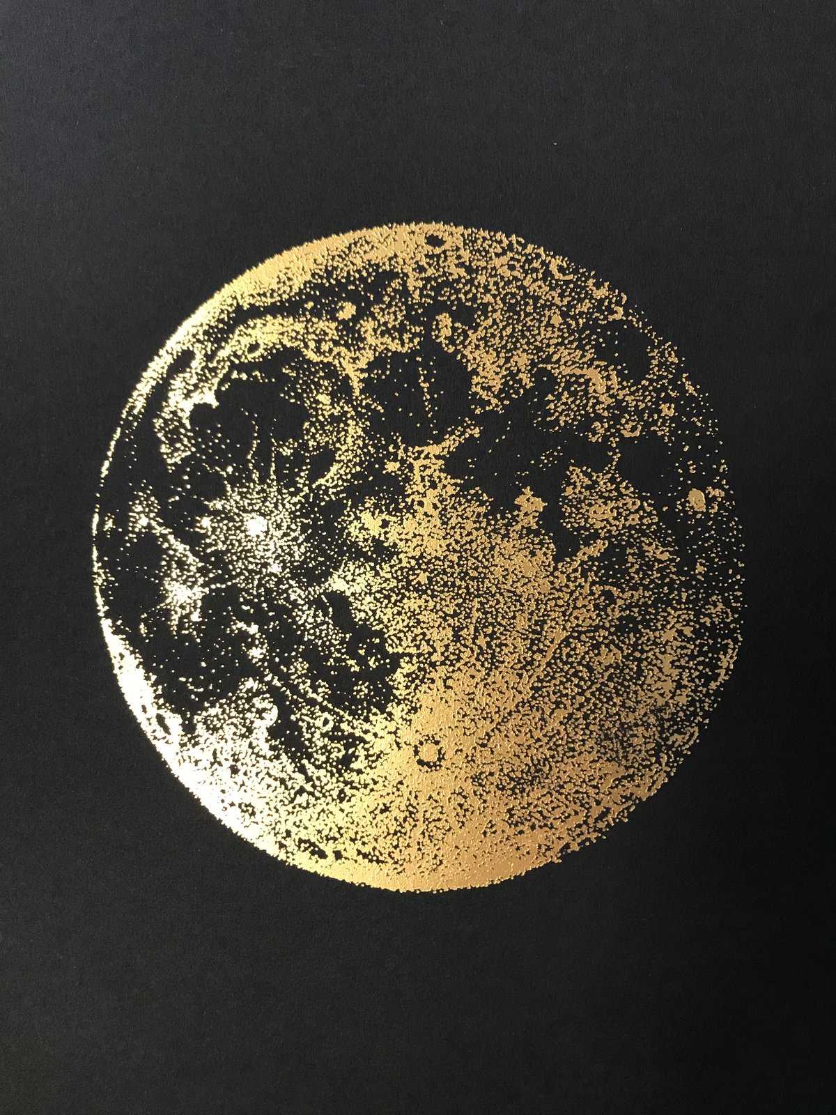 Gold full moon on slate / Sabrina Kaïci Drawings