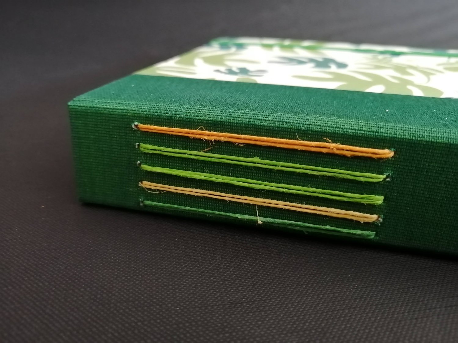 Image of Cuadernos artesanales costura vista -  Handmade notebooks longstitching binding