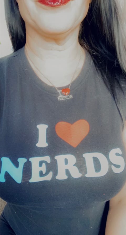 BUNDLE: I Heart Nerds Shirt & Necklace 