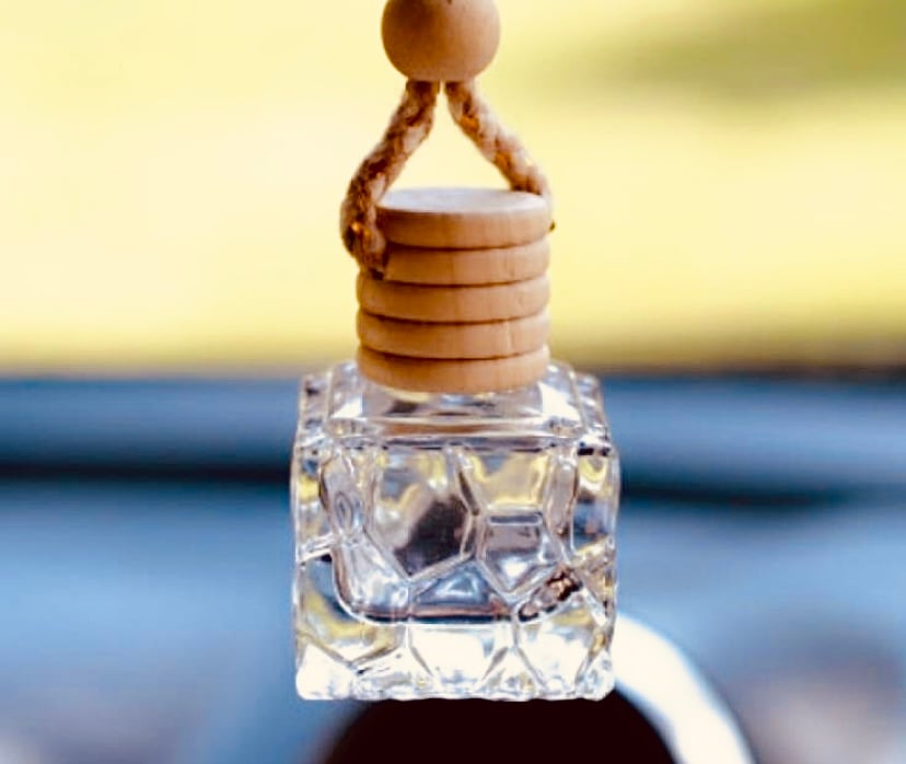 Glass bottle liquid hanging car freshener