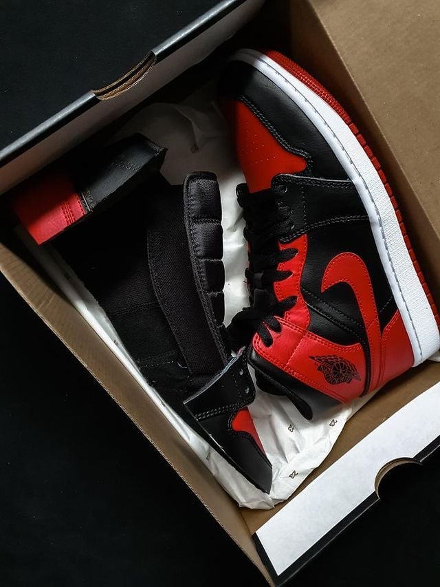SNEAKER WALLET - JORDAN 1 BRED