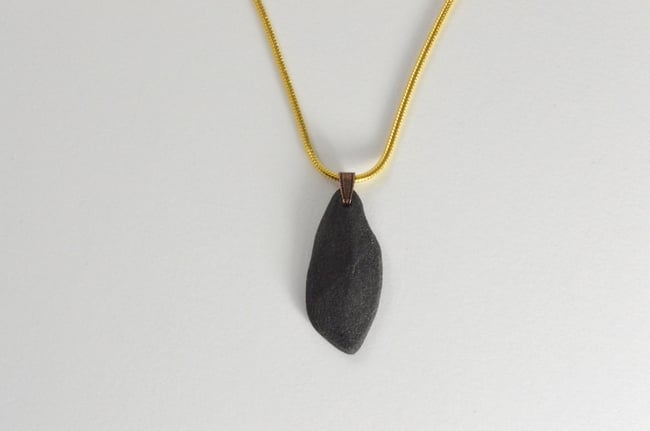 Collier Noir volcanique 2