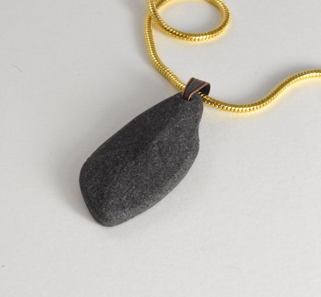 Collier Noir volcanique 2