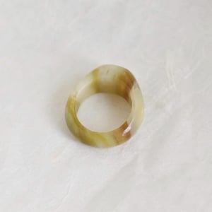 Image of Natural Green Agate traditional antique oval cut band ring
