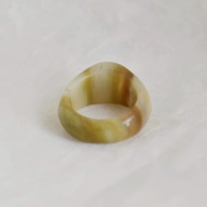 Image of Natural Green Agate traditional antique oval cut band ring