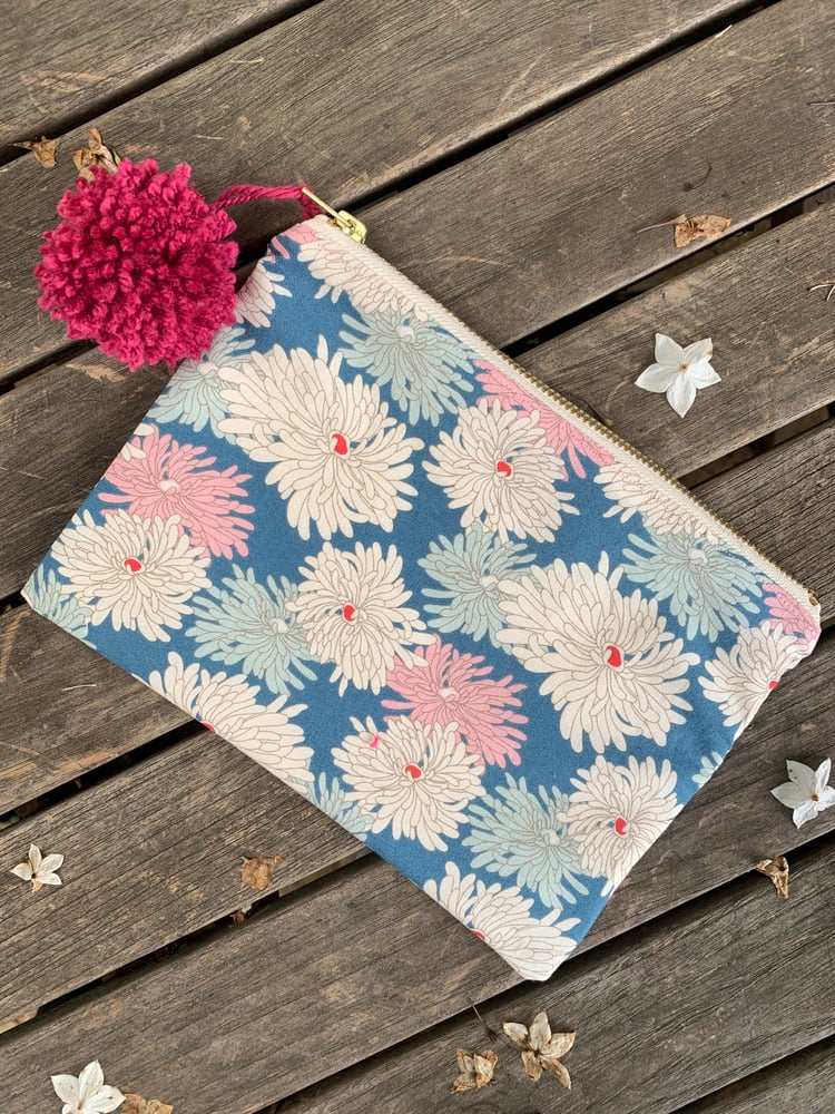 Image of Pomflower Pouch
