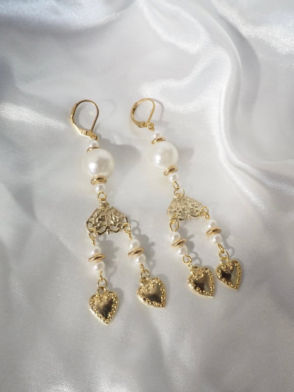 Image of Royal Pearl Earrings