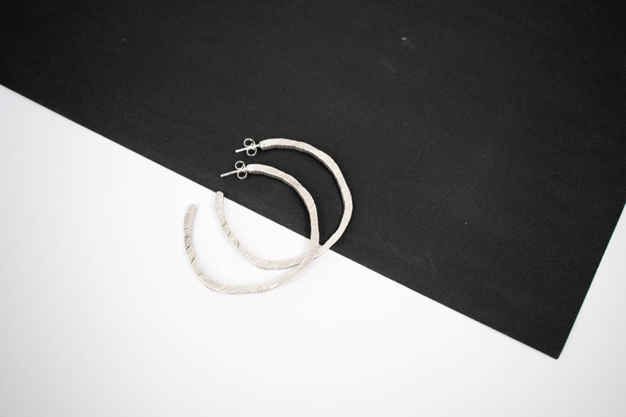 Image of Classic textured hoops
