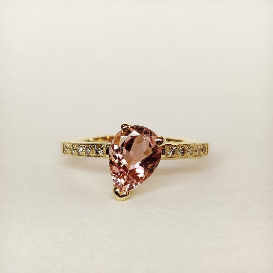 Beeld van Pear shaped tourmaline