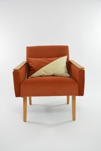 Image 4 of Fauteuil carré géométrique terracotta