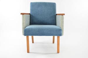 Image of Fauteuil carré bleu et bouclette