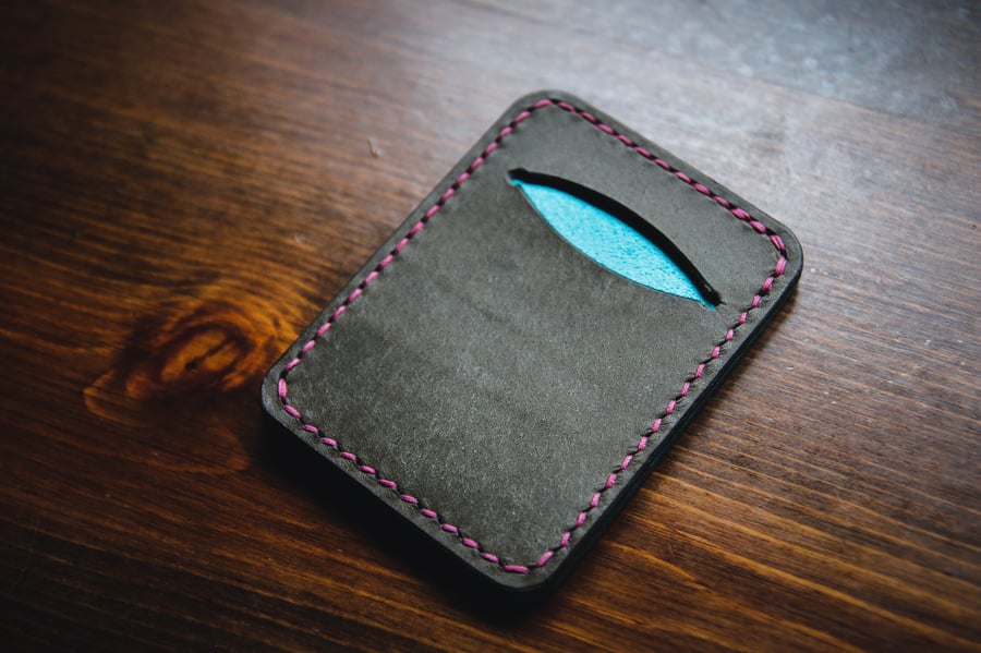 Image of The Essentialist Wallet