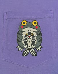 Image 3 of Goldfish and Frog Balloon pocket Tee - Violet