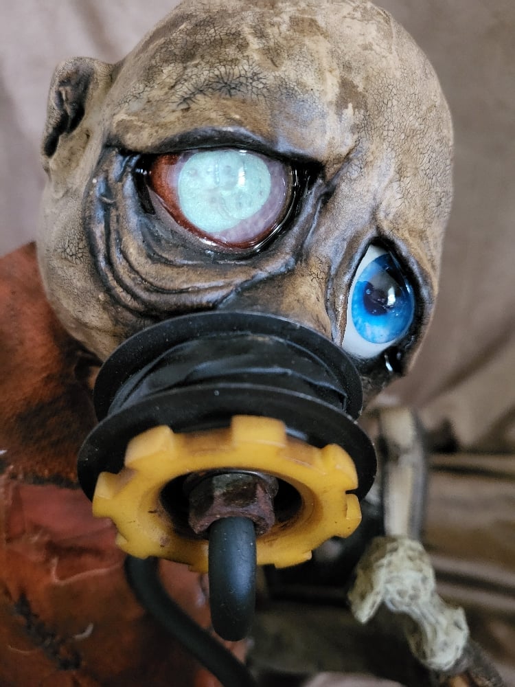 Image of FFF Dollfactory Slave Gas.ed..