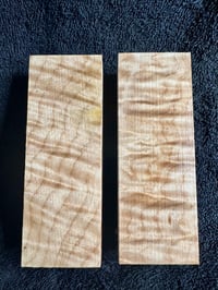 Image 2 of Clear Quilted Maple Knife Block