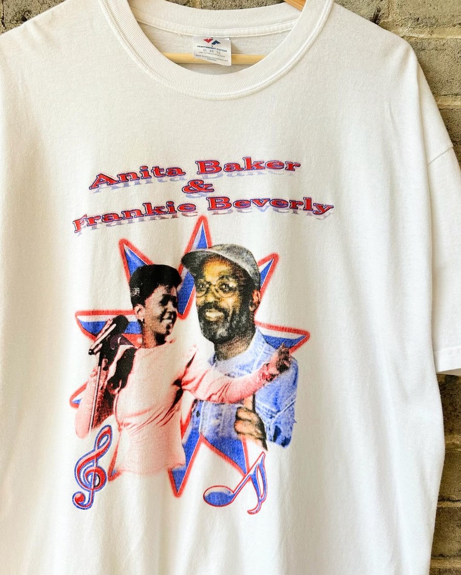 Image of VINTAGE “ANITA BAKER & FRANKIE BEVERLY - NIGHT OF THE CLASSIC STARS” CONCERT TEE, SIZE: XL