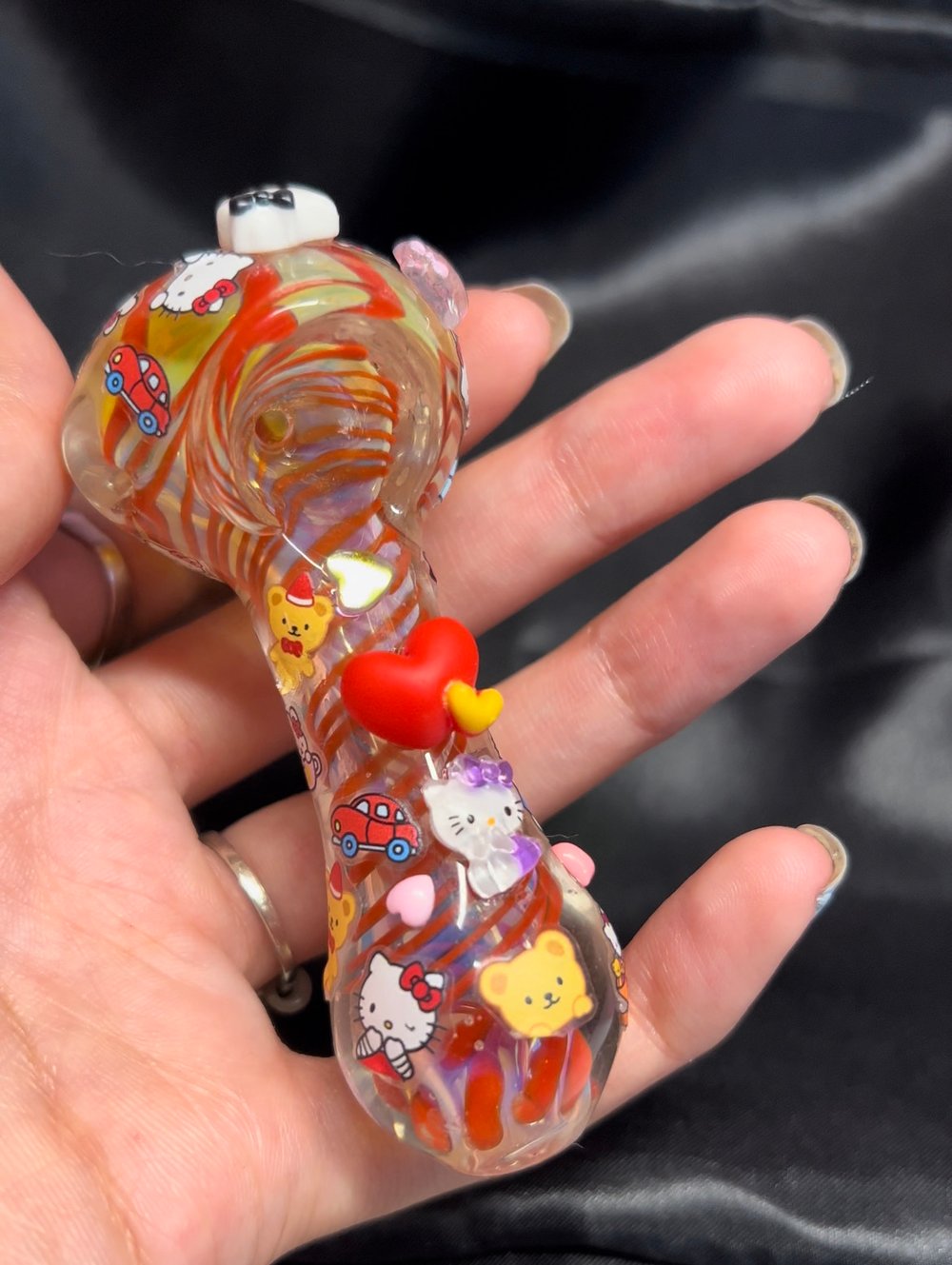 Hello kitty primary colors pipe
