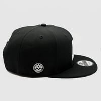 Image 4 of NEW ERA 彫KANJI 9FIFTY SNAP BACK CAP 