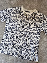 Image 1 of floral chain T-shirts 