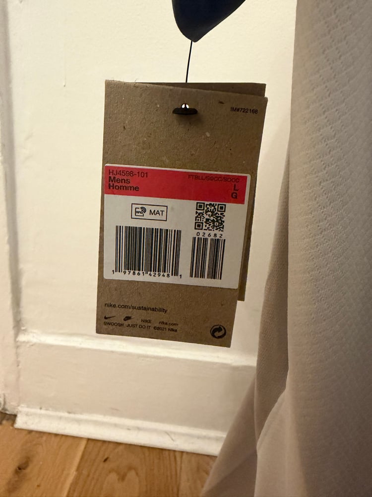 Image of PRE ORDER: NEW Tottenham Hotspur “XAVI 7” 2025/26 Home Shirt + Poppy/PL patches (L)