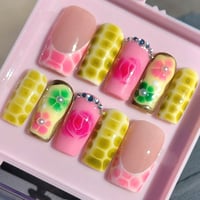 Medium- Nature Queen