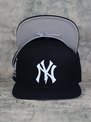 Image of Black NY Fitted
