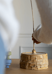 Image 1 of Boite beige avec six diffuseurs d'huile essentielle 