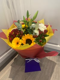Image 3 of Florist choice - yellows 