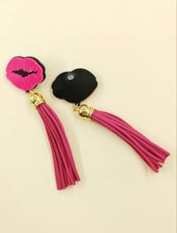 Image 3 of Hot pink lips 