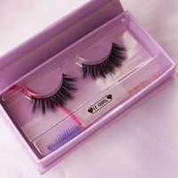 Image 1 of THE 'IT GIRL' LASH