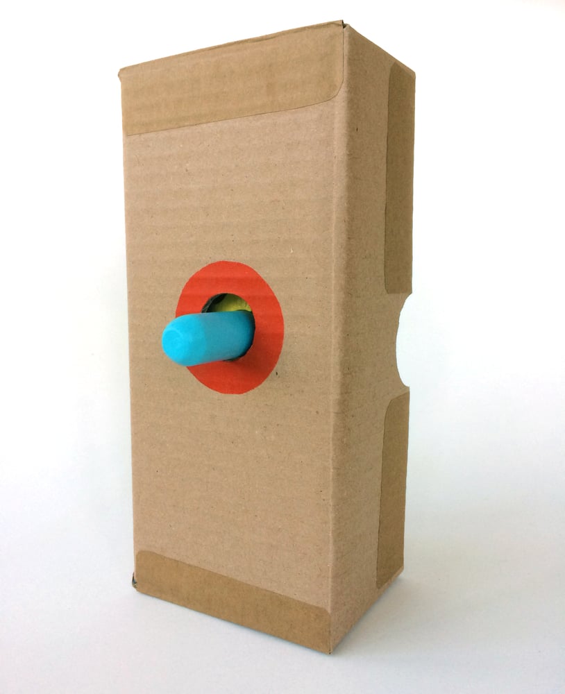 Image of It and a box