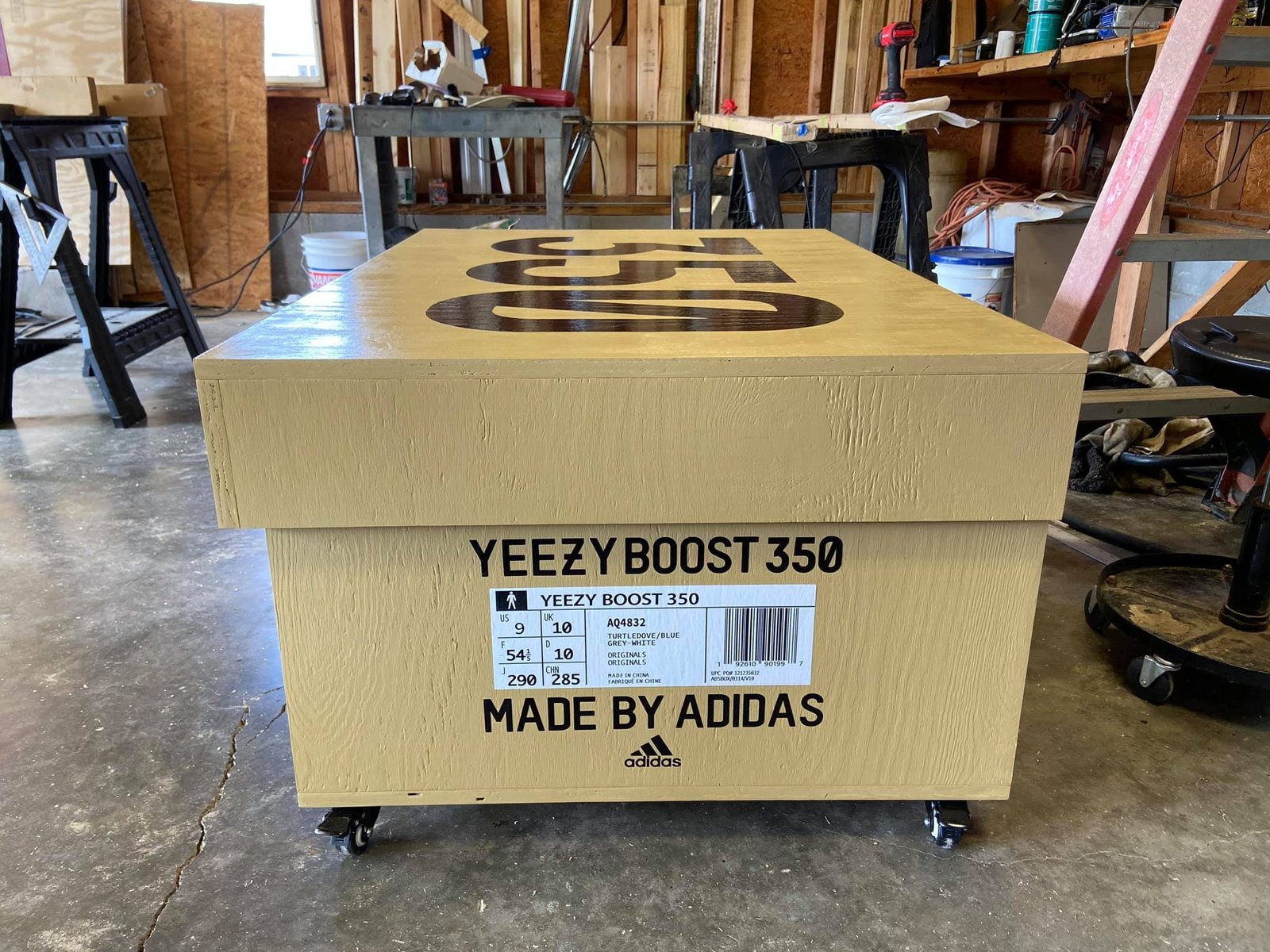 Yeezy shoebox hot sale