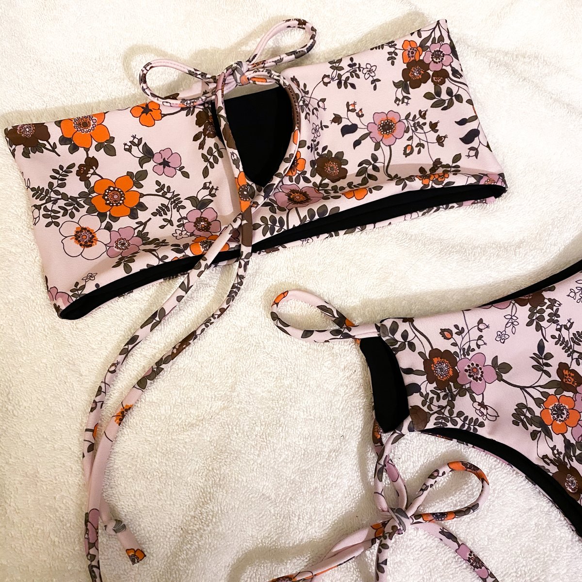 Image of SAMPLE SET : RETRO ROW X BLACK 
