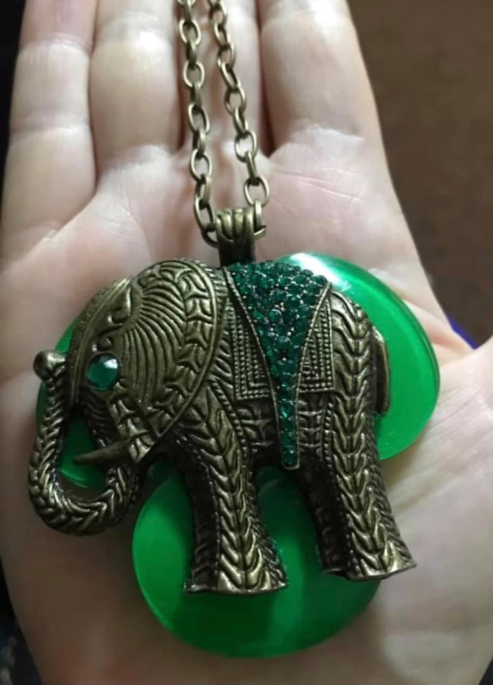 Image of Green elephant necklace 